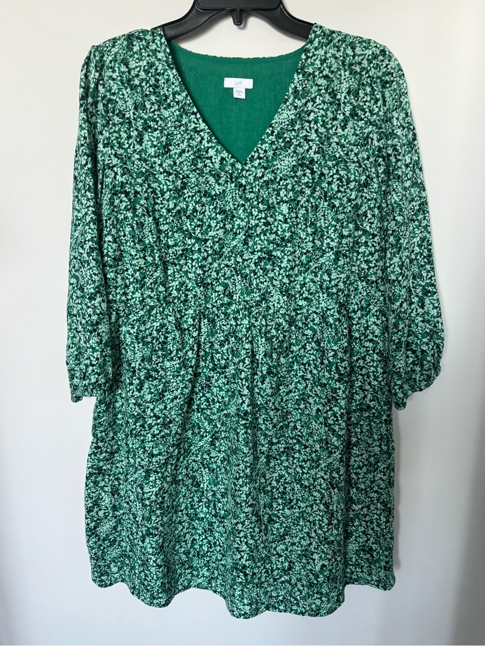 J. Jill Petite Medium Green Tiny Floral V-Neck Dress